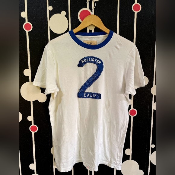 Hollister tshirt - Picture 2 of 4